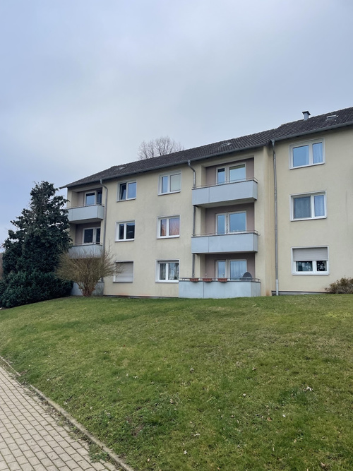 WBS erforderlich - Helle 2-Zimmer-Wohnung mit Balkon und Keller