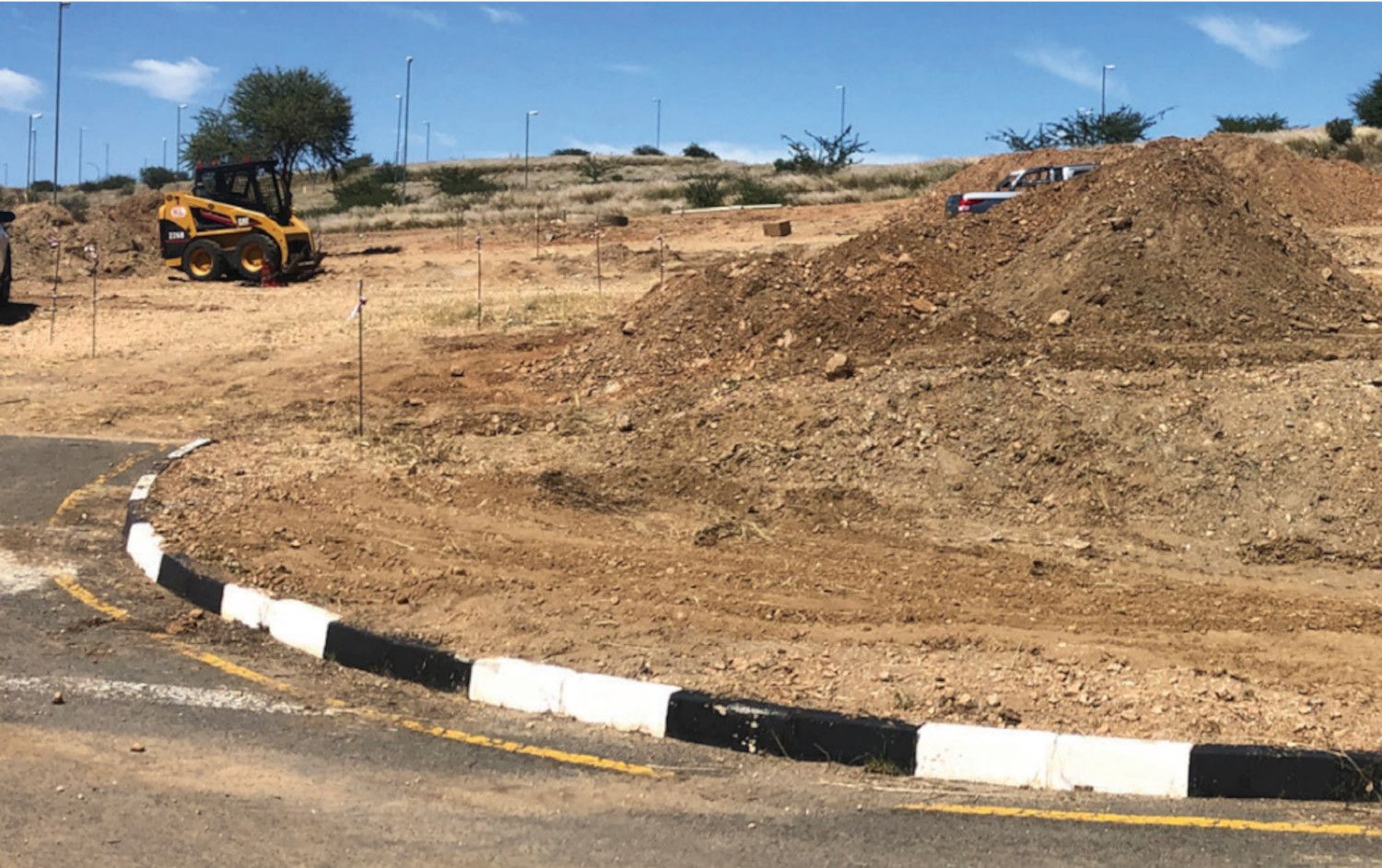 Straße vor Wüstengelände