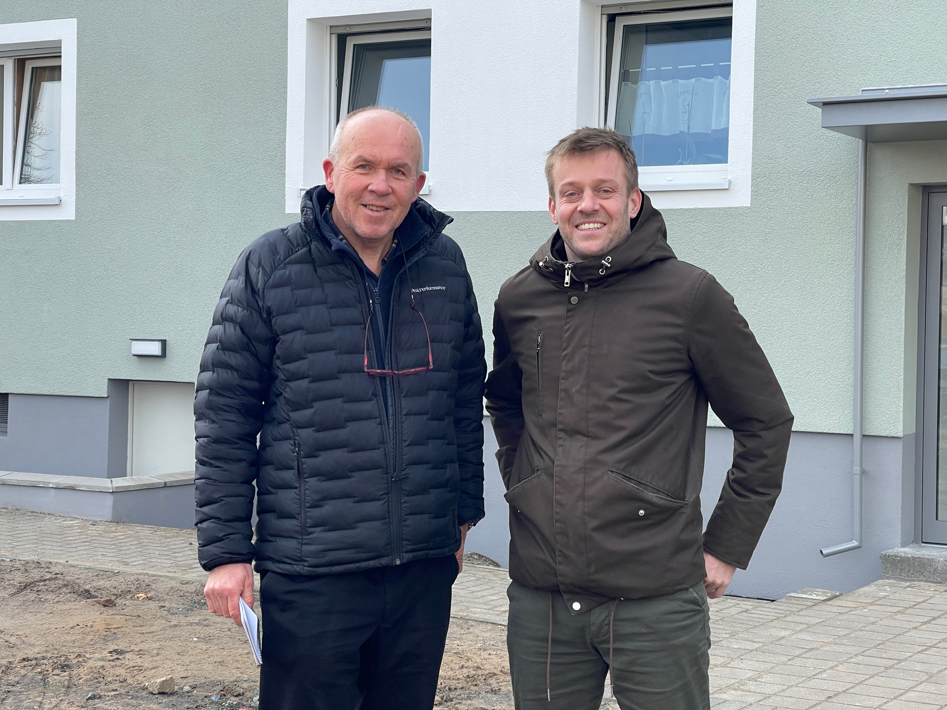 Freuen sich über den fertiggestellten Bauabschnitt 1: NHW-Projektleiter Thomas Völker und NHW-Bauleiter Jan Kern. Foto: NHW