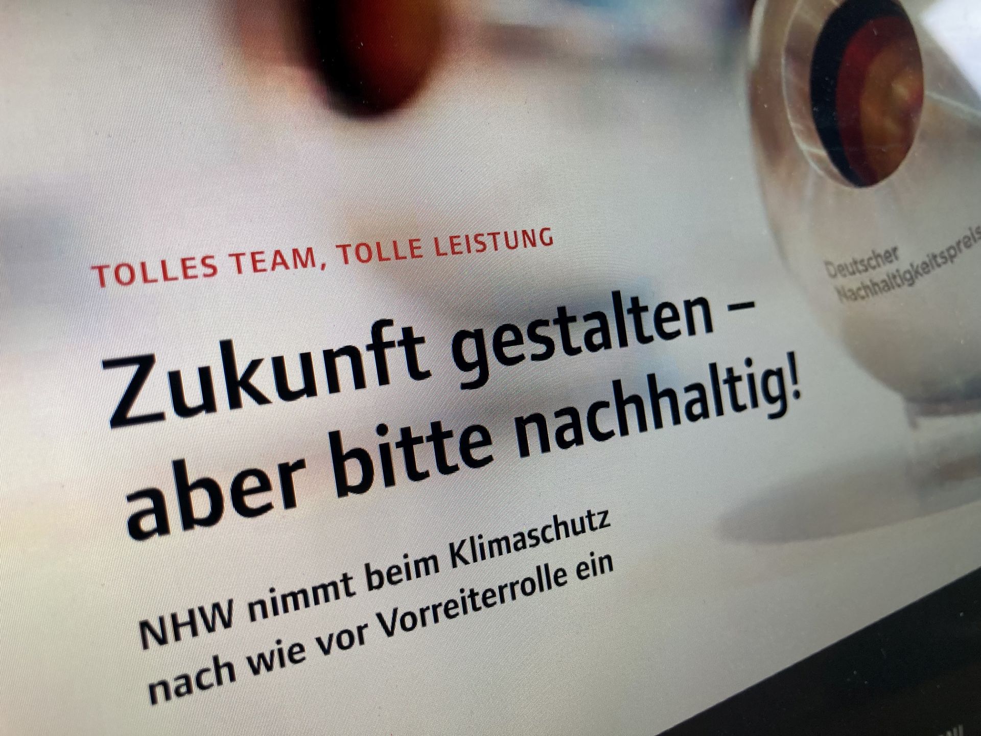 Vom Bildschirm abfotografiertes Titelfoto der PolisVision 3.23/1.24