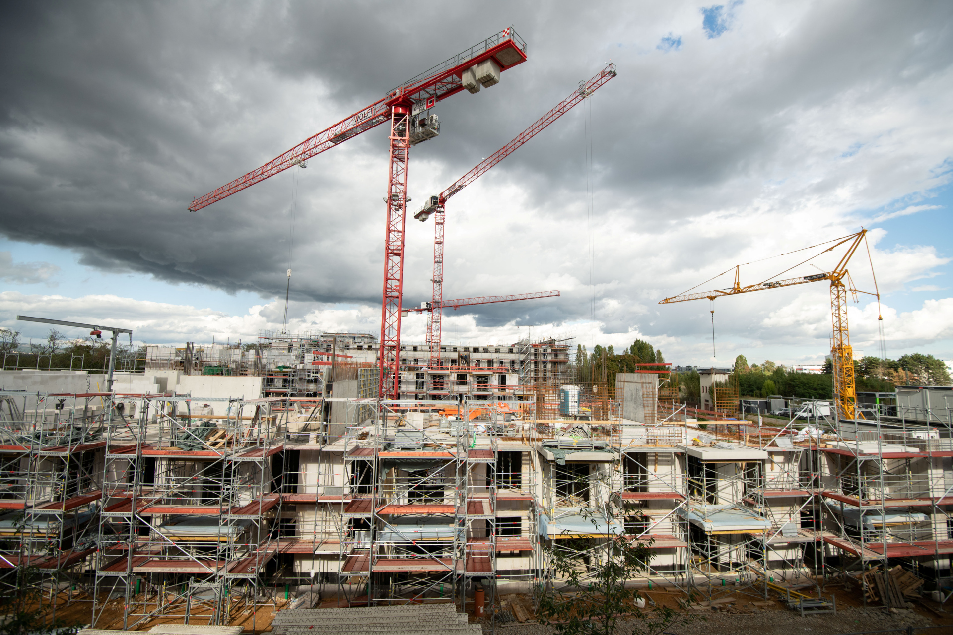 Baustelle für den Neubau von knapp 240 Wohnungen auf der Mainhöhe