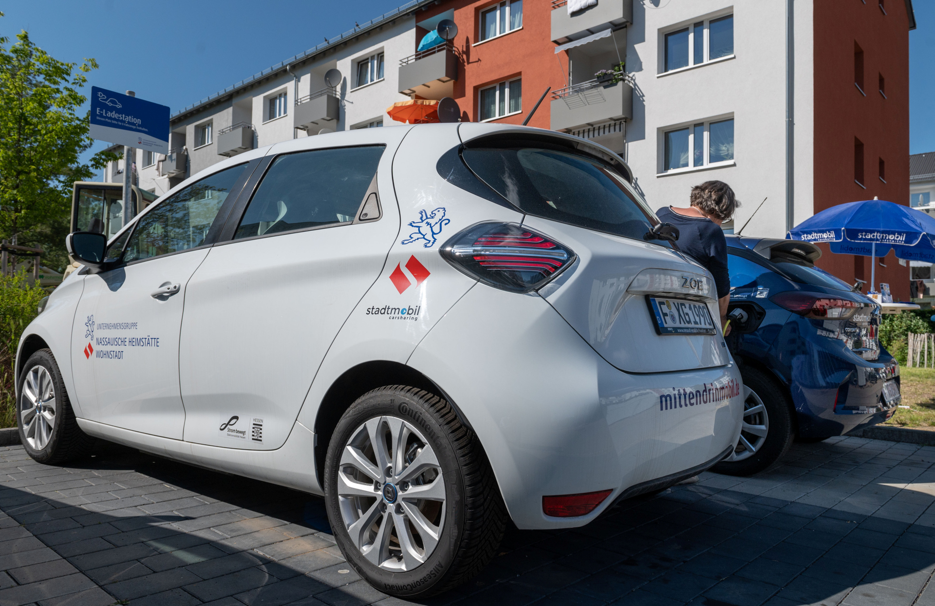 Elektrofahrzeug im Quartier