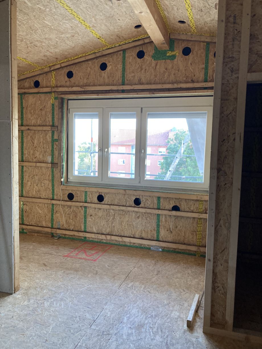 Eingebaute Fenster aus einem Rückbau in Wiesbaden, neue lso-Glas-Scheiben mit einem höheren g-wert (ARGON-Füllung).