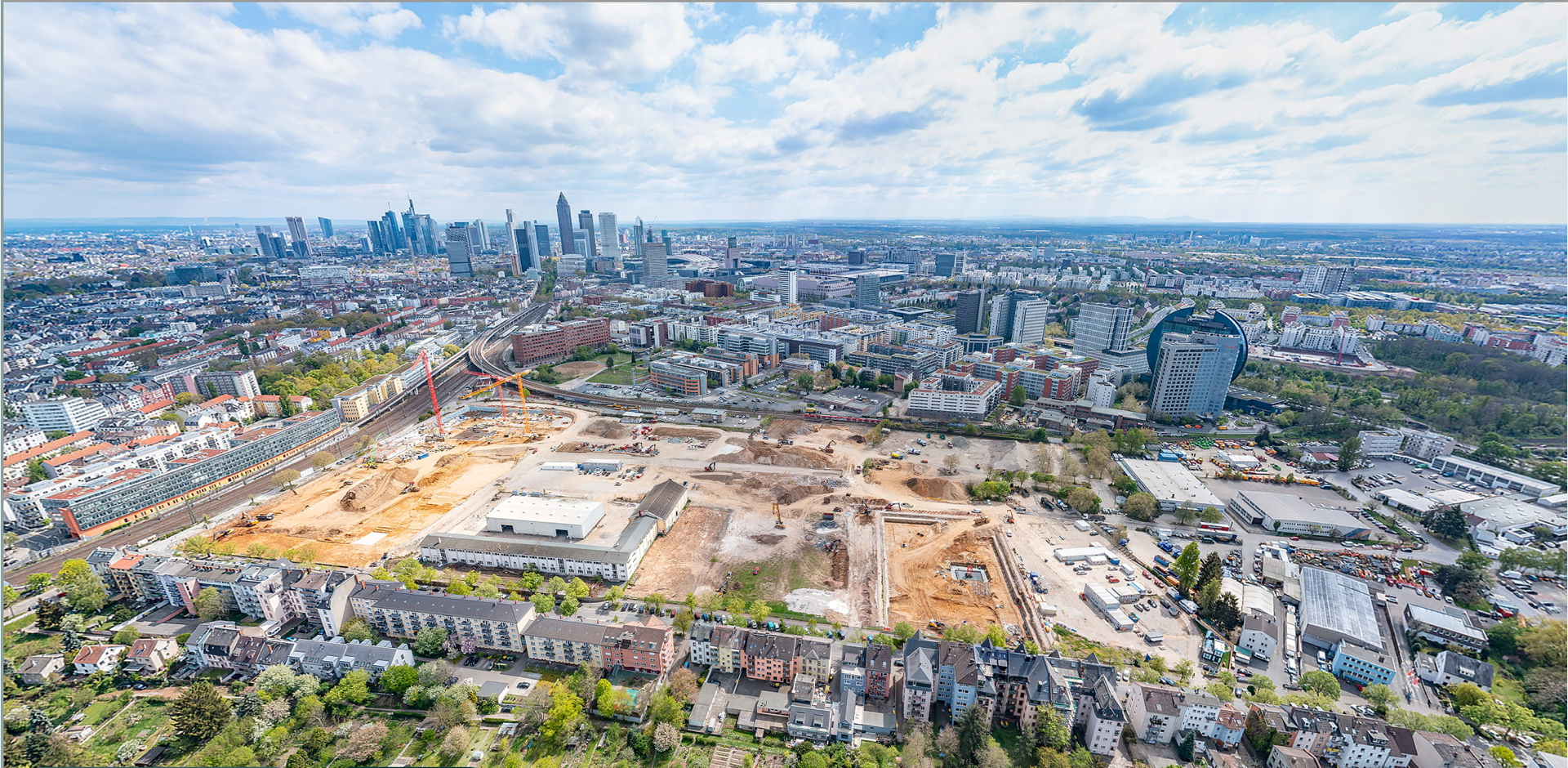 Das gesamte Schönhofviertel aus der Vogel Perspektive. Zu sehen ist eine große Baustelle.